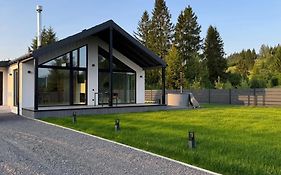 Boiko house - котедж з чаном-джакузі та басейном